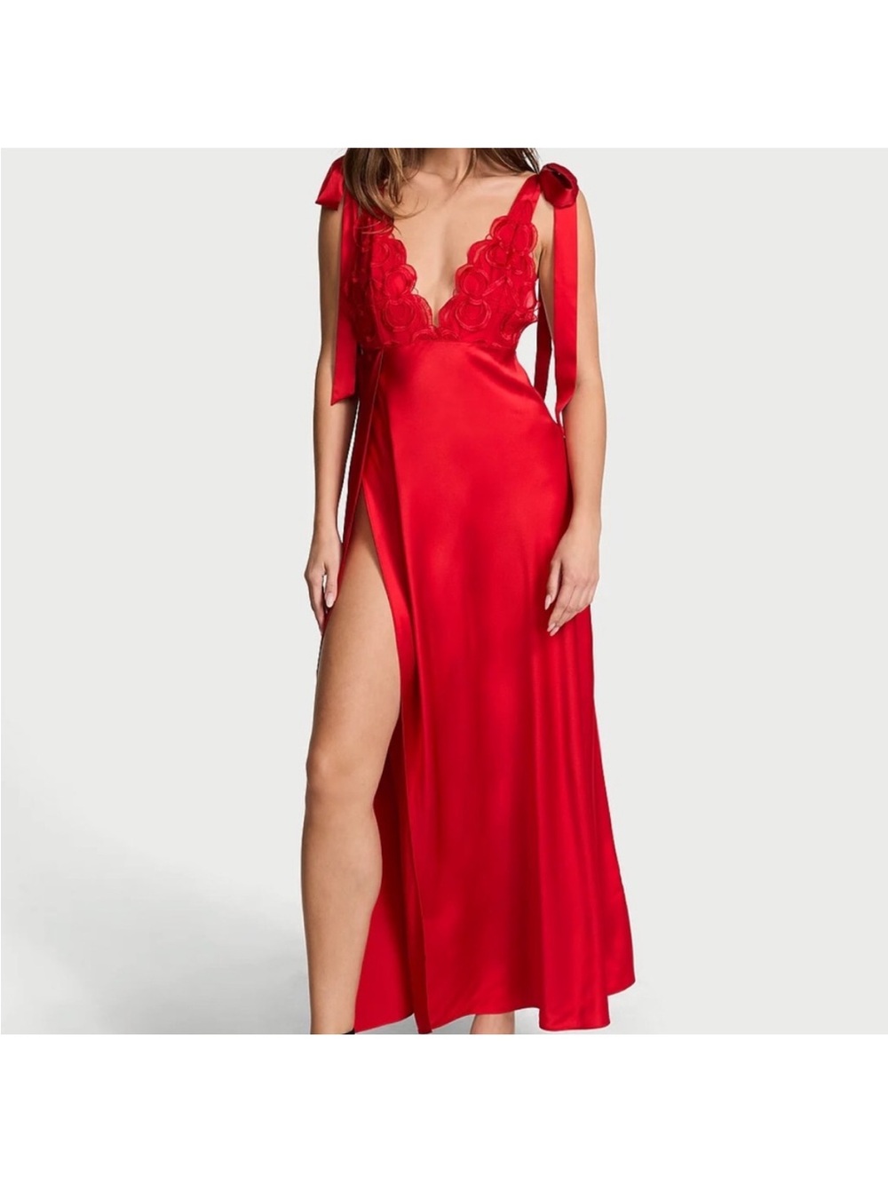Victoria’s Secret Red Tied-With-A-Bow Embroidery Plunge Satin size M